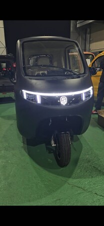【ビークルファン】VF-S（ハッチバックタイプ3人乗りドア付き3輪）、VF-C（両開きドア付き3人乗り三輪EV）発売