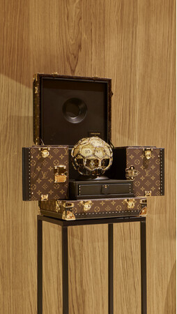 【ルイ・ヴィトン】「LOUIS VUITTON for UNICEF」パートナーシップ10周年を記念したエクスクルーシブなタイム・オブジェと特注トランクが2026秋冬メンズ・ファッションショーにて発表