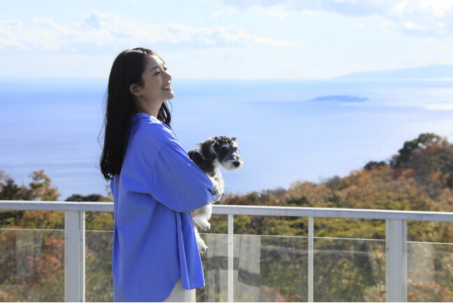 熱海の愛犬リゾート宿×人気観光地がコラボ！わんちゃん無料入園券付きプラン販売開始｜2026年2月1日～