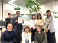 コスモスイニシア、「大阪市女性活躍リーディングカンパニー」認証で
最上位の「三つ星」認証を取得
男性の家庭参画支援も評価され「イクメン推進企業」としても認証