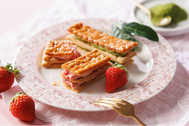 “抹茶の上品な余韻” と ”いちごの甘酸っぱい味わい”。【MILLE-FEUILLE MAISON FRANCAIS（ミルフィユメゾンフランセ）】より『ミルフィユ　セゾン（抹茶＆いちご）』を発売。