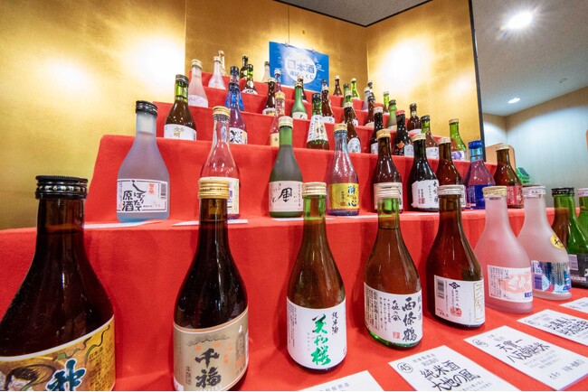 休暇村帝釈峡50周年企画として広島県の地酒を50種類集めた「広島地酒de運試しくじ」を実施中　なんと企画開始7ヶ月で累計販売本数2000本を達成！　ついに3月に最後の50周年特別ウィークを開催！