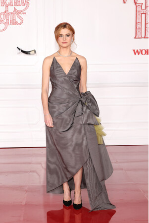 【Dior】ディオールを纏うセレブリティ：アリソン・オリバー @『嵐が丘』ワールドプレミア