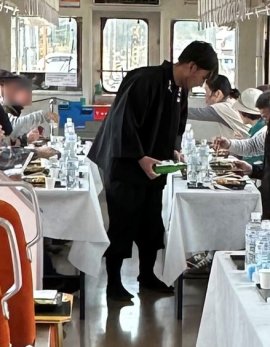 利き酒とれいんの様子 利き酒とれいんの様子