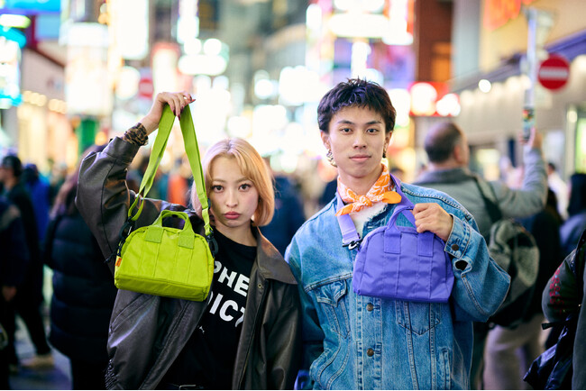 ストリートバッグブランド「EDGELINK」プロダンサーのHIBIKIさん、MARINさんとを巡る“ストリートスナップ” 公開