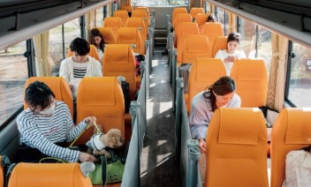 「ワンちゃん専用バス」で行く「愛犬とはじめての優雅な旅」