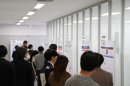 「法政科学技術フォーラム2025」での学生によるポスター発表の様子