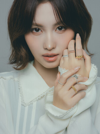TWICE MOMOがまとうTASAKI初のMetal Jewellery Collectionを発売