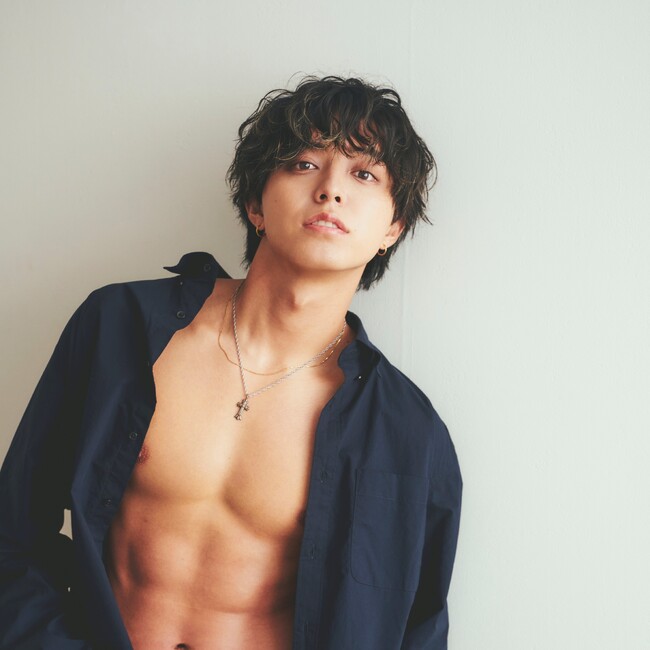棚橋弘至らが次世代の“筋肉プリンスNo.1”を決める、新たなエンタメバラエティ「推し筋」。恋リアでも話題のインフルエンサー・しんたろー参戦決定！公開収録イベントでは、出場者との撮影会も実施！