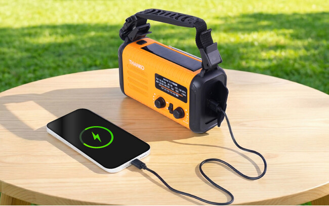 災害時スマホ充電の不安を解消。20000mAh大容量×1台8役の多機能ラジオ『20000mAh、手回し充電対応AM/ワイドFMラジオ』を発売