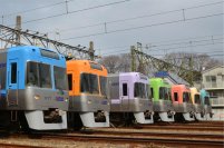 井の頭線１０００系車両の営業運転開始から３０周年を記念し今回初となるレインボーカラー７色７編成を並べた撮影会を３月１日（日）に開催します！