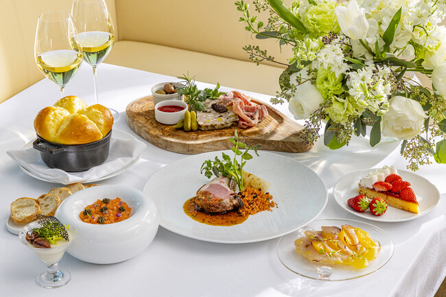 コンラッド東京、週末限定「コラージュ・ウィークエンドブランチ」を刷新し3月7日(土)より提供開始