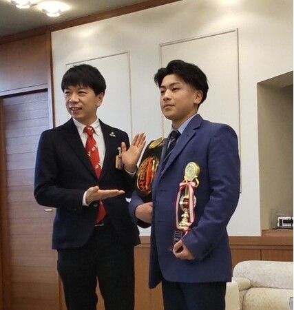 大久保選手! チャンピオンおめでとうございます!!~高校生らしい素顔を見せてくれた市長報告~