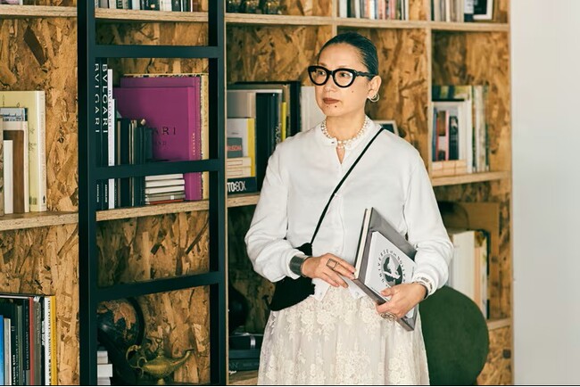 服飾ディレクター岡本敬子さん×ミモレ別注カーディガンが、好評完売につき再販決定！