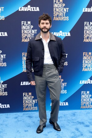 【Dior】ディオールを纏うセレブリティ：ディラン・オブライエン @2026年インディペンデント・スピリット賞授賞式
