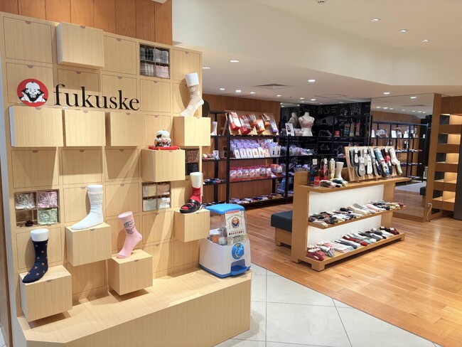 名古屋栄三越にて、コンセプトショップ『fukuske』の閉店セールを開催