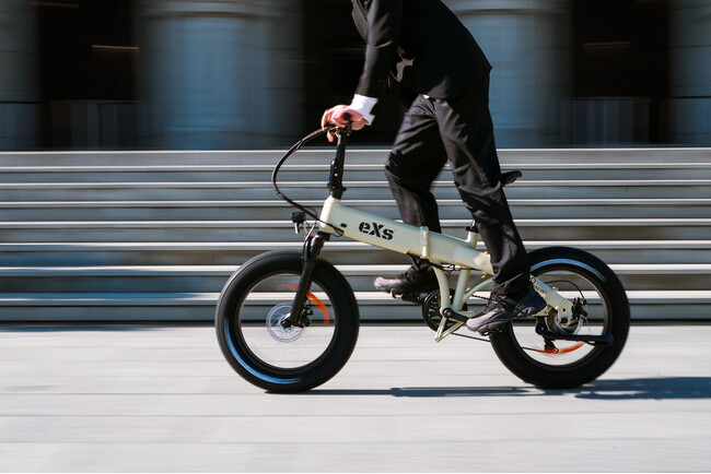 西日本最大級のスポーツ自転車イベント「サイクルモード大阪2026」に初出展！次世代モビリティブランド「eXs（エクス）」、万博記念公園での特別試乗会を開催