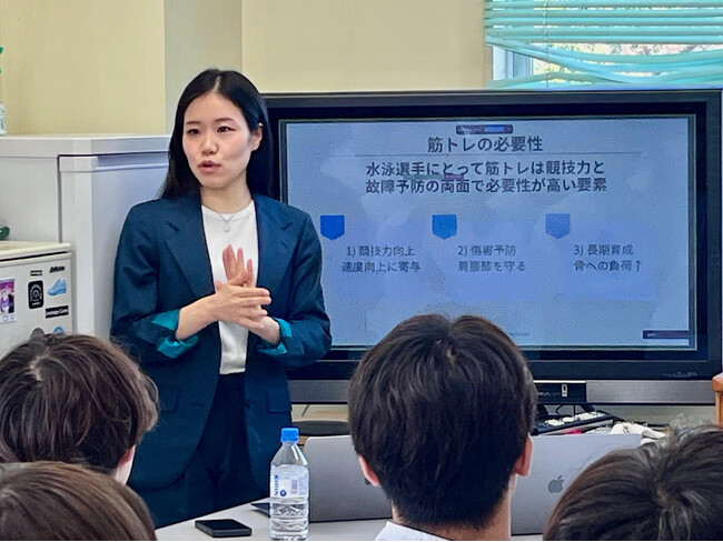 明治大学体育会水泳部 約40名に栄養ワークショップ開催