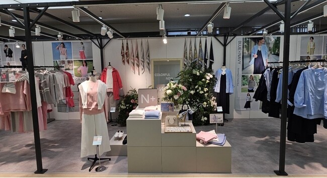 【ニトリのアパレルブランドN+】通勤でも、普段使いでも活躍する、大人女性向けの「はっ水バッグ」が新登場