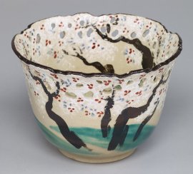 2. 色絵桜樹図透鉢 2. 色絵桜樹図透鉢