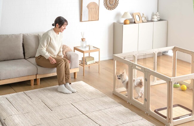 愛犬の様子が一目でわかるクリアペットサークルが登場！圧迫感のないクリア仕様で愛犬の快適空間を実現