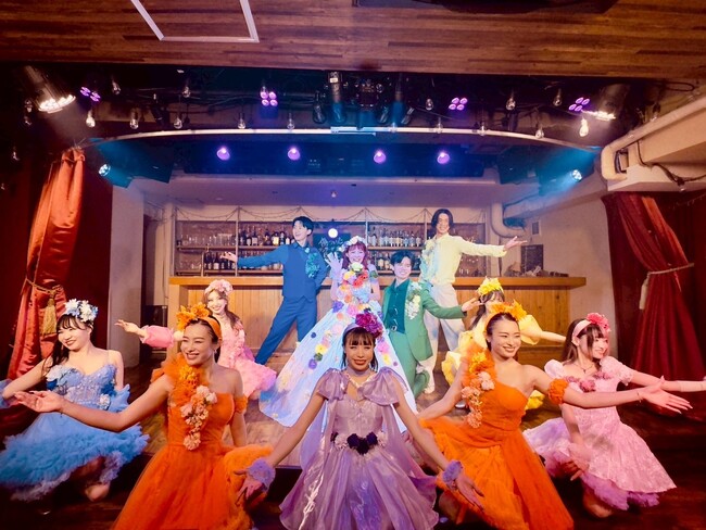 【渋谷】スタッフ全員が現役プロダンサー。第一線のパフォーマーが夜な夜な集う異空間BAR「キズキ」が
