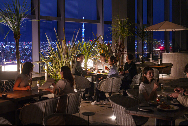 開放的なテラス席で夜景と美食に酔いしれる　「ビアテラスプラン」予約受付開始