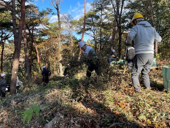 <2009年から続く環境保全活動の一環として> 静岡県立森林公園でのアカマツ林再生活動を実施