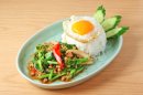 春ガパオ 菜の花と豚挽き肉のバジル炒め 春ガパオ 菜の花と豚挽き肉のバジル炒め