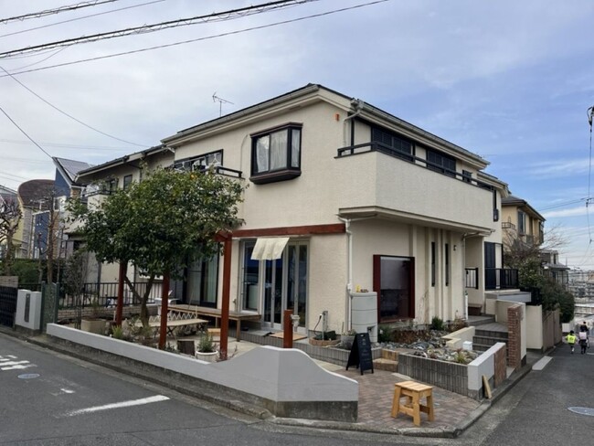 【横浜市】子どもが地域への愛着を育む新たな交流拠点「こんちわ -レモンと縁側の庭-」が完成!