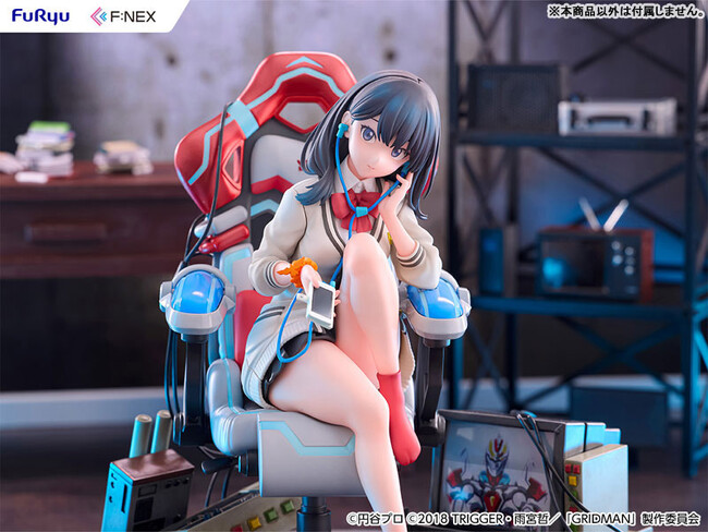 『SSSS.GRIDMAN』より、「宝多六花」がゲーミングチェアに腰掛けた姿で立体化。あみあみにて予約受付中。