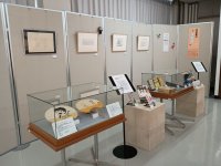 札幌大学が6月4日まで学生企画展「文化人類学者 山口昌男に会いに行こう！ ～札幌大学元学長が見つめた世界～」を開催中