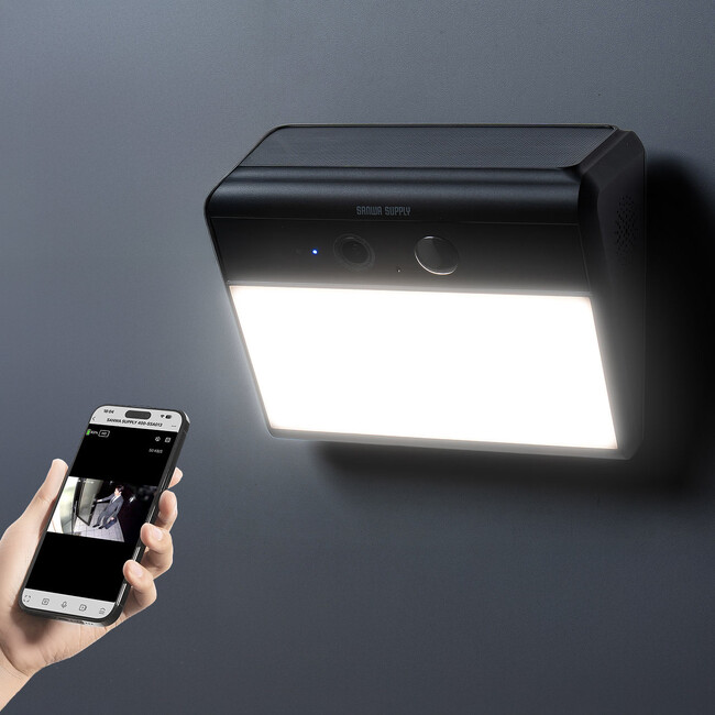 センサーライトと防犯カメラを1台に集約、スマホ連動のソーラー屋外カメラを発売