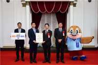 阪急電鉄・阪神電気鉄道の全線「カーボンニュートラル運行」と省エネ・創エネへの取組がおおさか気候変動対策賞「大阪府知事賞」を受賞しました