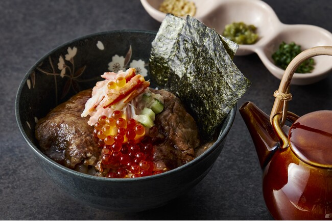 黒毛和牛×蟹いくらの贅沢競演「黒毛和牛すきやき海鮮丼」3月16日（月）より販売開始