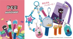 パスケースやスライドミラーなどの、かわいい実用グッズ！「PEZ」×「はぴだんぶい」コラボデザインの、アクリル雑貨5種類を3月中旬発売