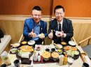 高雄市政府農業局の姚志旺局長(左)