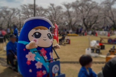小さなお子様や家族で春の訪れを楽しめる ミニSLマーケットat夢さくら公園