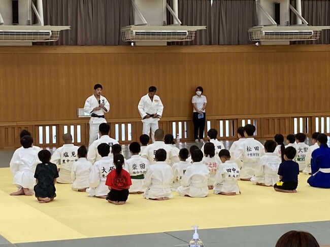 五輪メダリストと元プロ野球選手が直接指導　大野将平さん・Ｔ-岡田さんのスポーツ教室