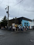 本店行列の様子 本店行列の様子