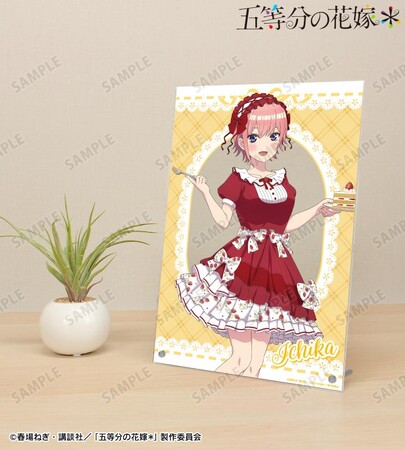 TVスペシャルアニメ『五等分の花嫁＊』の描き下ろし ショートケーキイメージコーデver. A4アクリルパネルなどの受注を開始！！アニメ・漫画のオリジナルグッズを販売する「AMNIBUS」にて