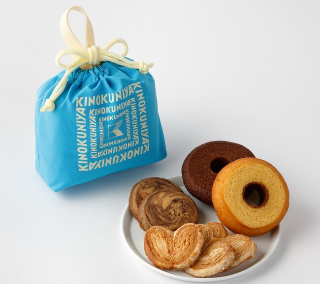 【紀ノ国屋】卒業・入学シーズンのギフトに。焼菓子を詰めた「スイーツバッグ」に新色4色が登場!。