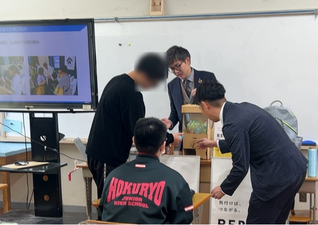 【地域連携・資源循環】大阪府立茨木支援学校にてペットボトルキャップのリサイクルに関する課外授業を実施
