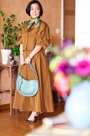 【GOROGORO BOUTIQUE限定】パリの井筒麻三子さん愛用「マルティニーク」のブルゾン風ブラウス＆ギャザースカートを復刻販売