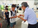 職場見学・名刺交換体験を行う様子 職場見学・名刺交換体験を行う様子