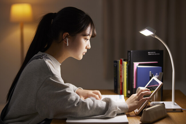 小中学生の“心の声”をAIがサポート　福岡工業大学の学生チーム、AI日記アプリ「No Look」を開発