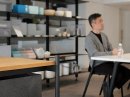 Like-itのショールームで対談する三宅氏 Like-itのショールームで対談する三宅氏
