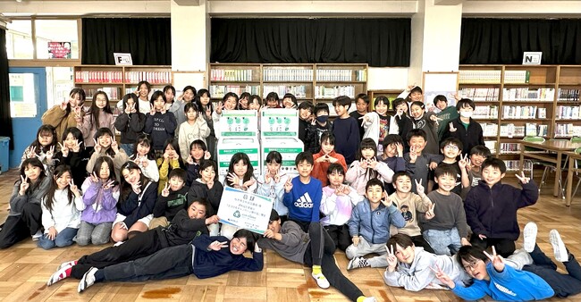 ～次世代と共に取り組む、衣類を通じた循環型社会の実現～　枚方市立小倉小学校 ×「ワールド エコロモ キャンペーン」　児童が主体となり、衣料品回収とワークショップを実施