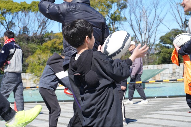 【イベントリポート】イッツコムがリコーブラックラムズ東京のサステナビリティパートナーとして小学生向けラグビー・デフラグビー体験会を実施