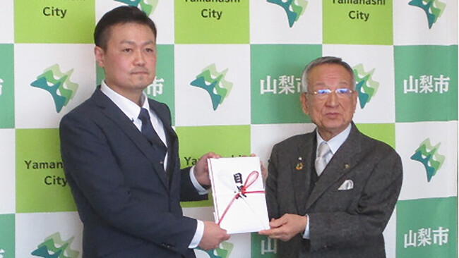 山梨市へ保育園・幼稚園向け「園児置き去り防止カメラ カメリアくん」を寄附しました。